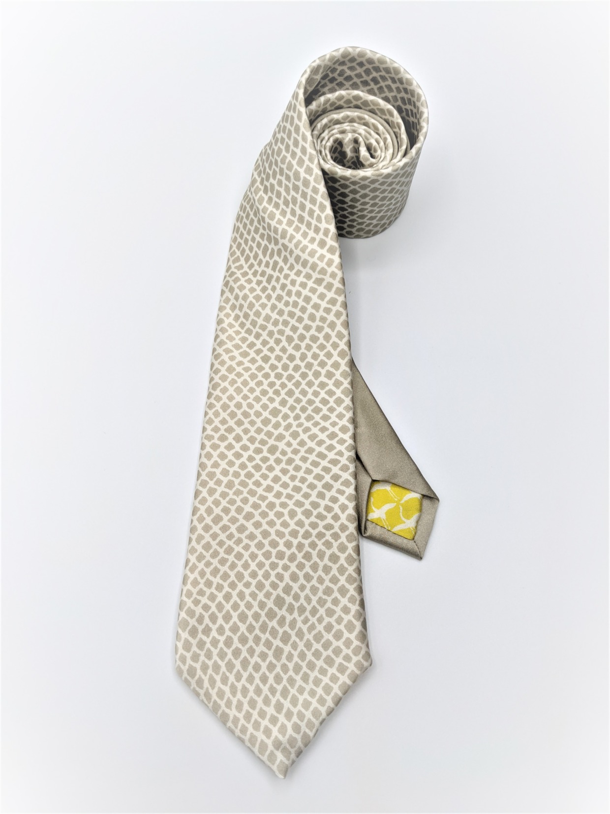 Necktie (Toami / Rikyū-shiracha)