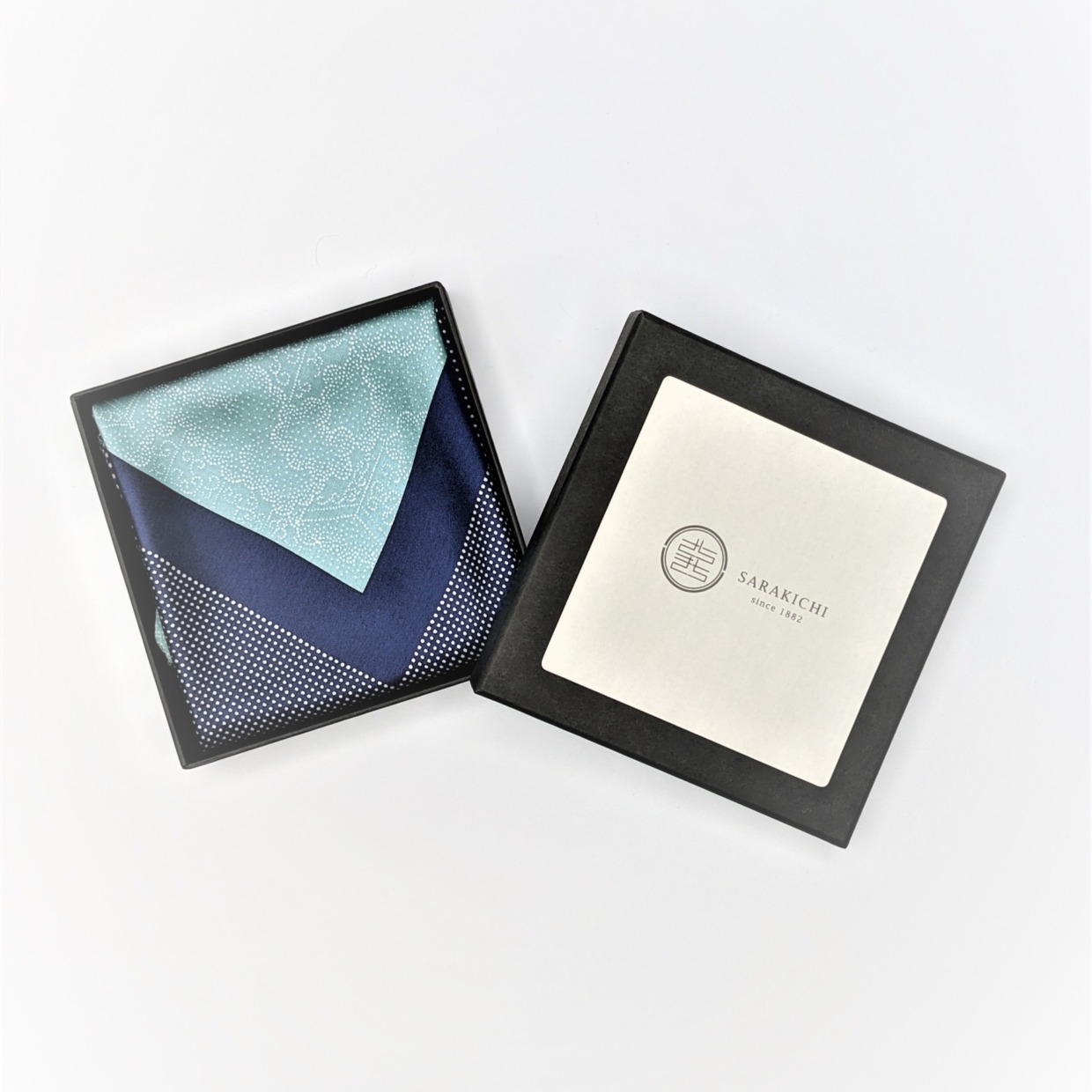 Pocket Square (Goshoguruma / Asagi-iro)