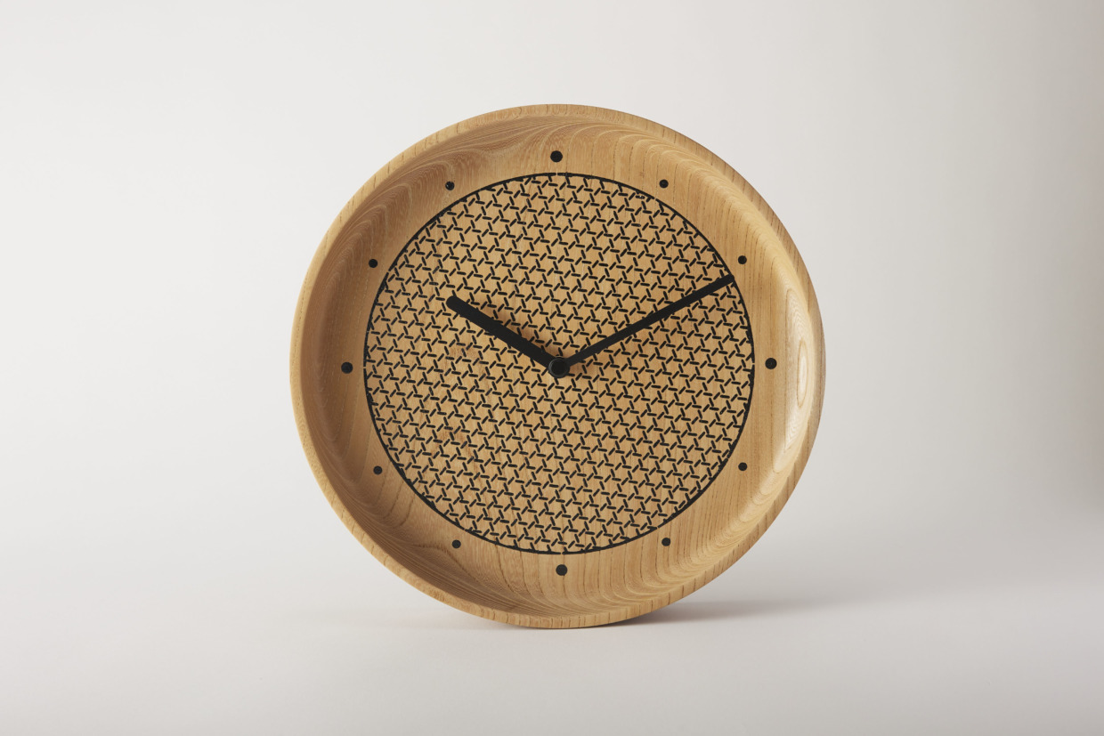 KOMON WOOD CLOCK(MIYABI / Black）